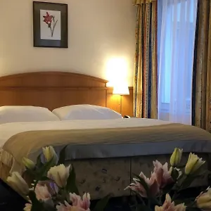 kavalir.praguehotelsweb.com/